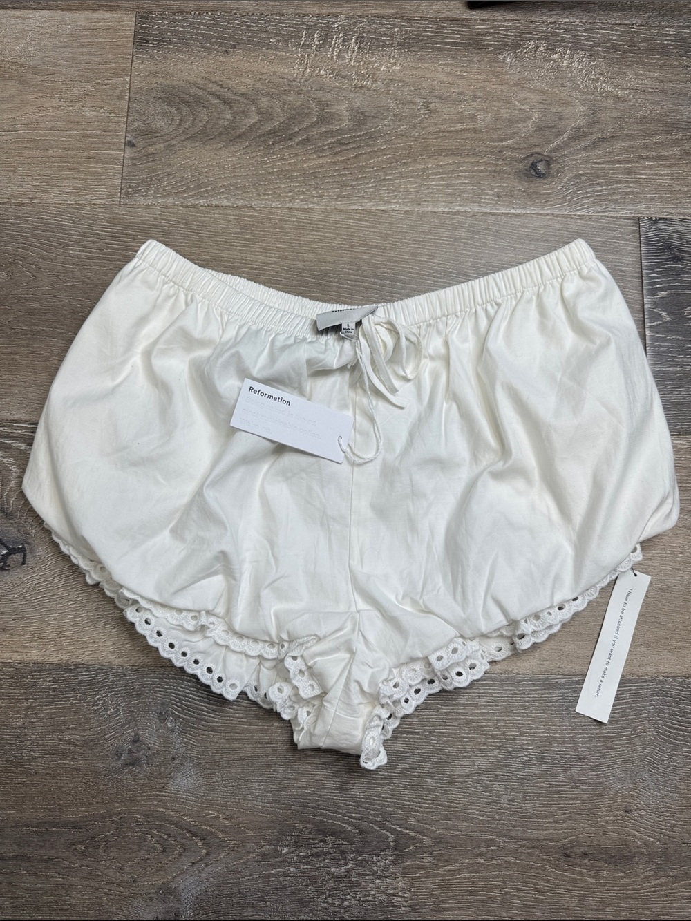 Reformation Betsy Short (also known as the Betsy Bloomer Short) 1092 - Picture 3 of 7